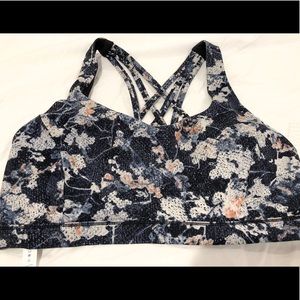 NWT Lululemon Free To Be Serene Bra